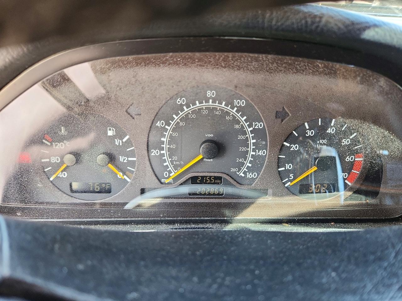 Mercedes-Benz C-Class 230