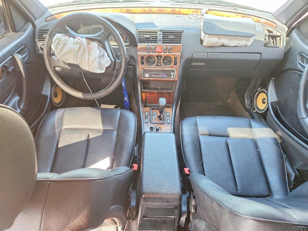 Mercedes-Benz C-Class 230