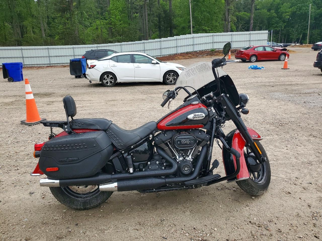 Salvage Harley-Davidson Fl Image