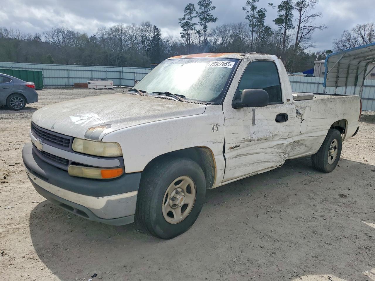 Salvage Chevrolet Silverado Image