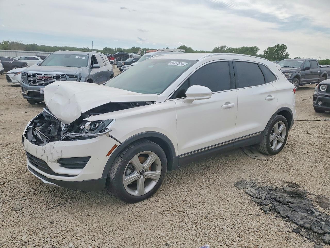 Salvage Lincoln MKC Image
