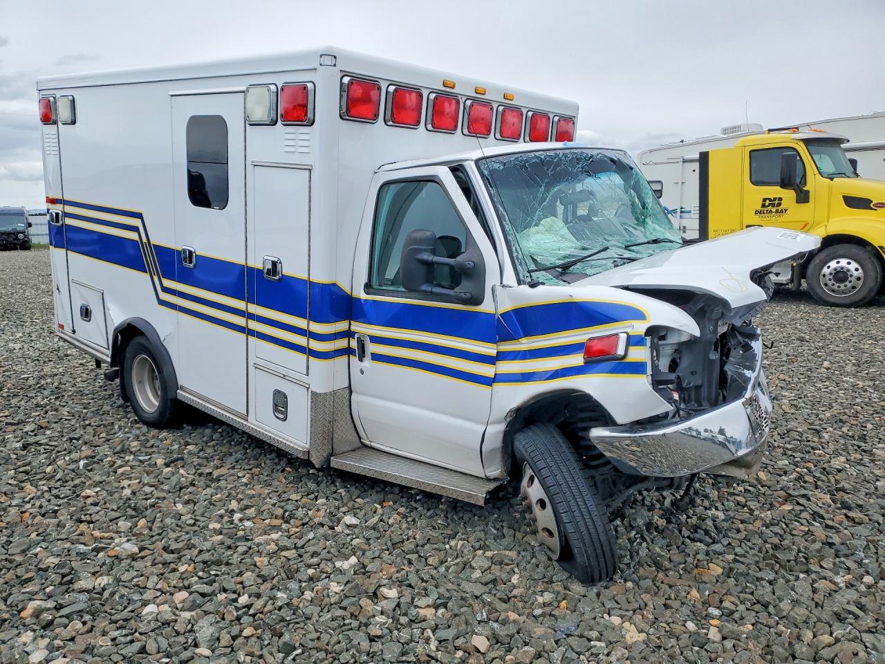 Ford Econoline E350 Super Duty Cutaway Van