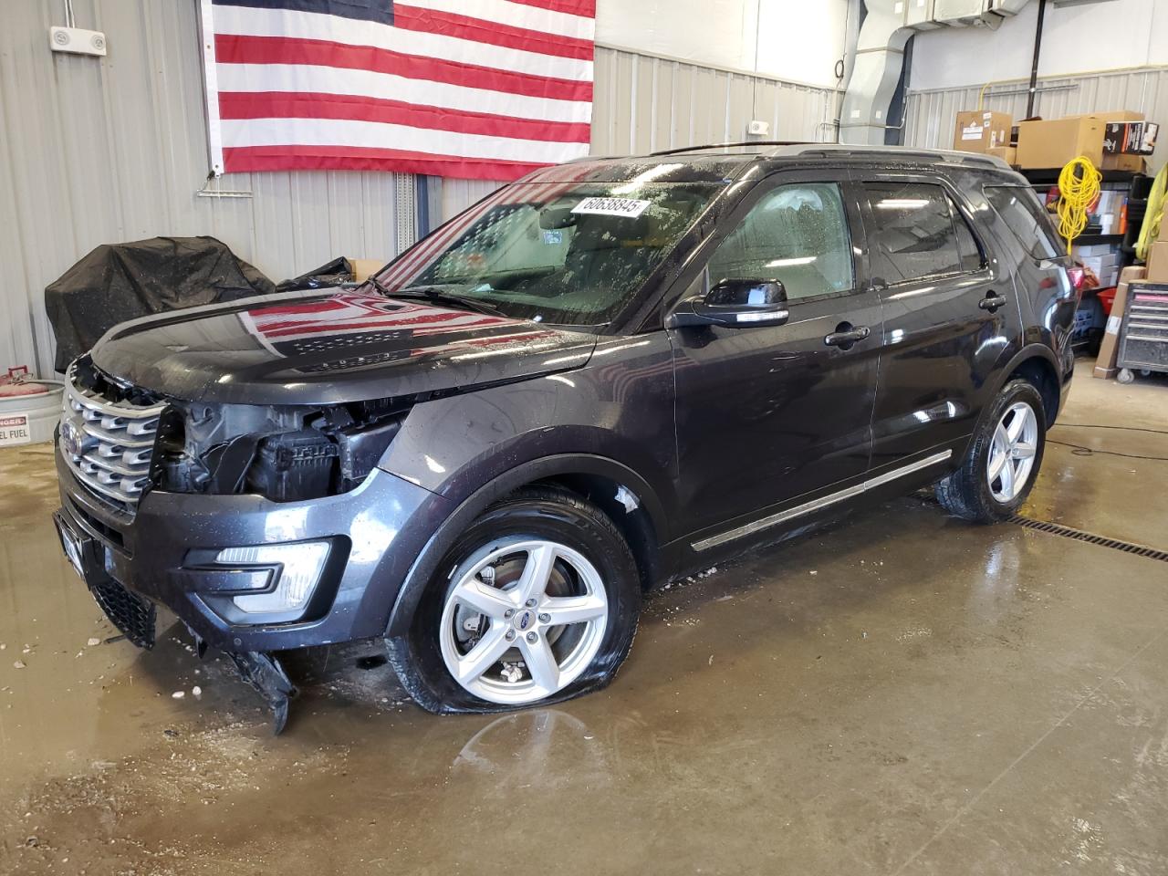 Salvage Ford Explorer Image