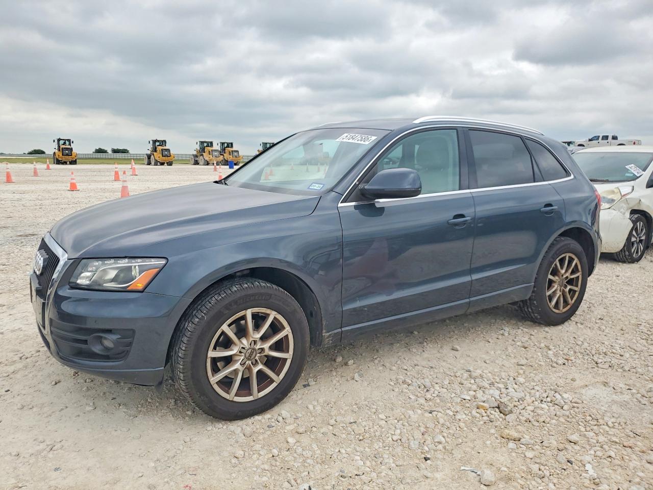 Salvage Audi Q5 Image
