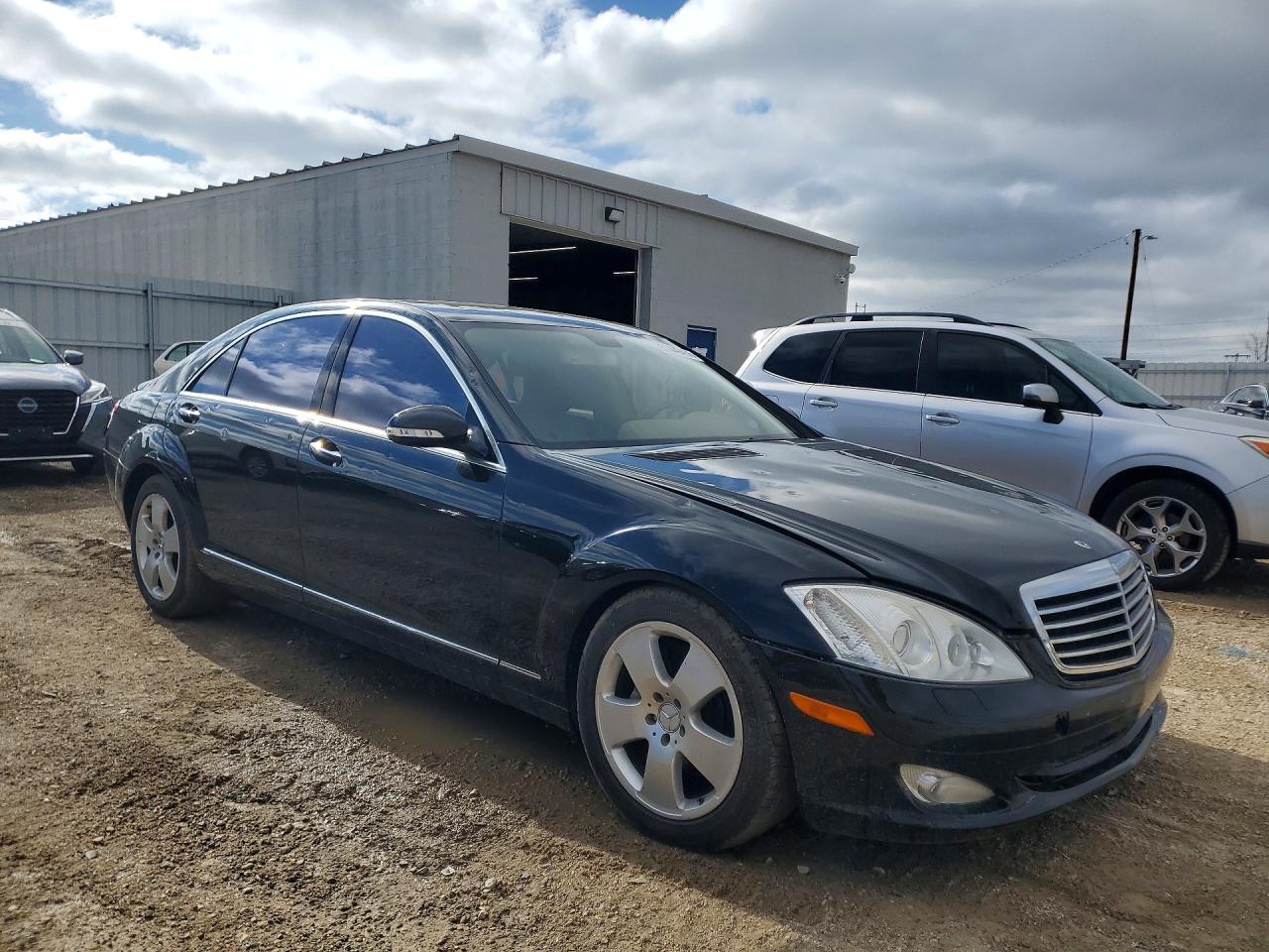 Mercedes-Benz S-Class 550