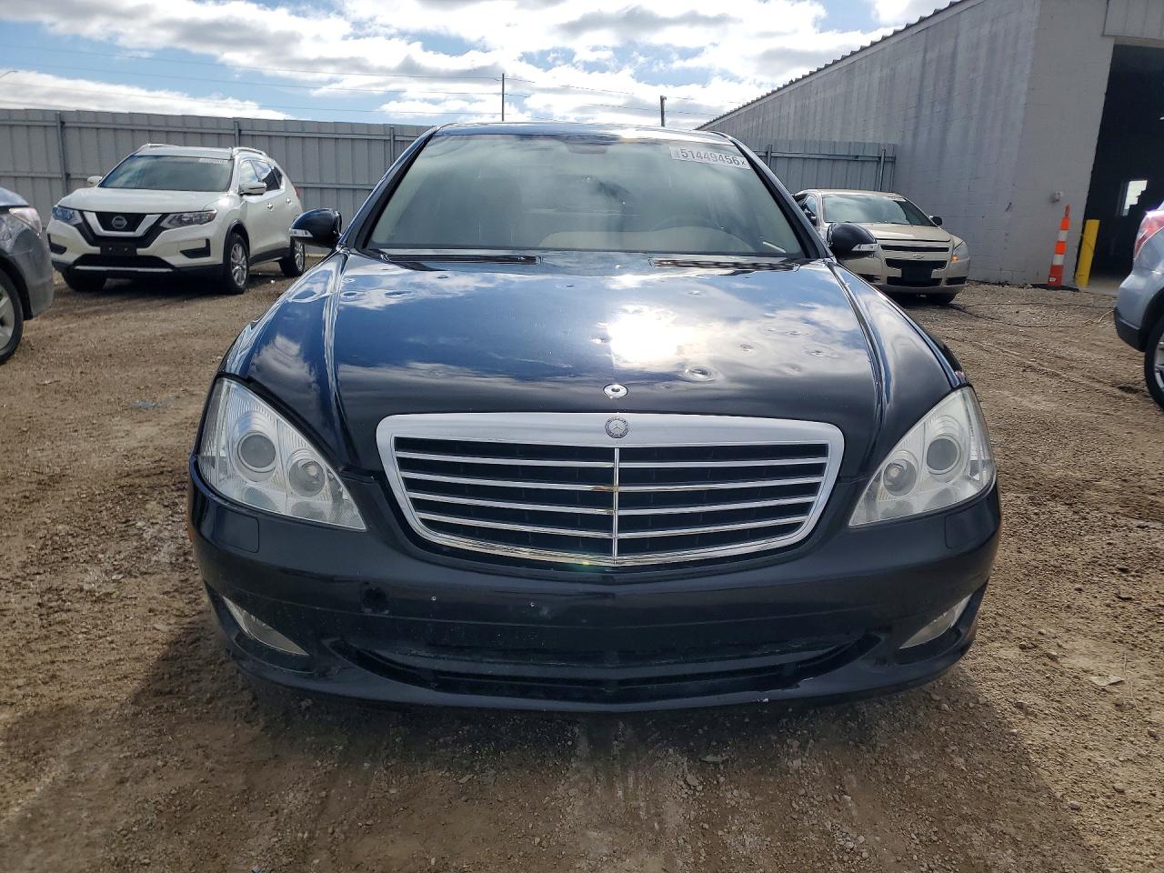 Mercedes-Benz S-Class 550