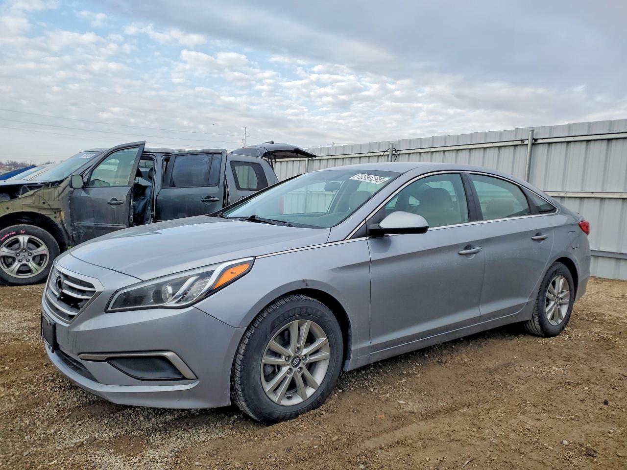 Salvage Hyundai SONATA Image