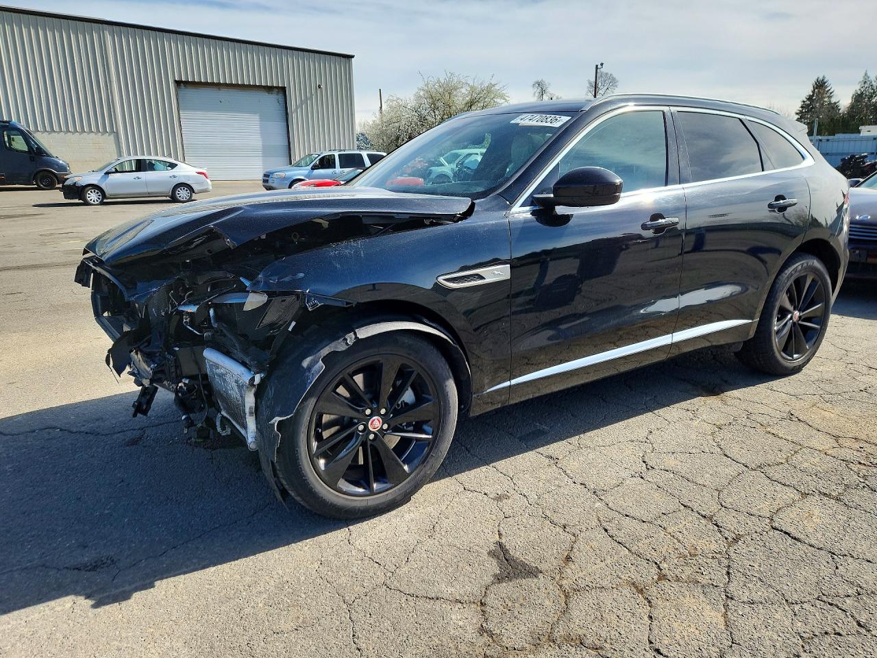 Salvage Jaguar F-PACE Image