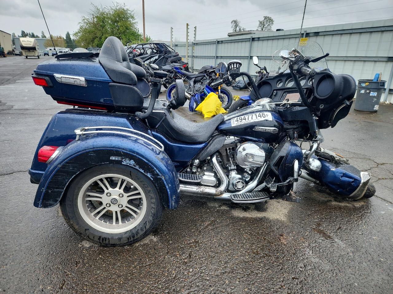 Salvage Harley-Davidson Fl Image