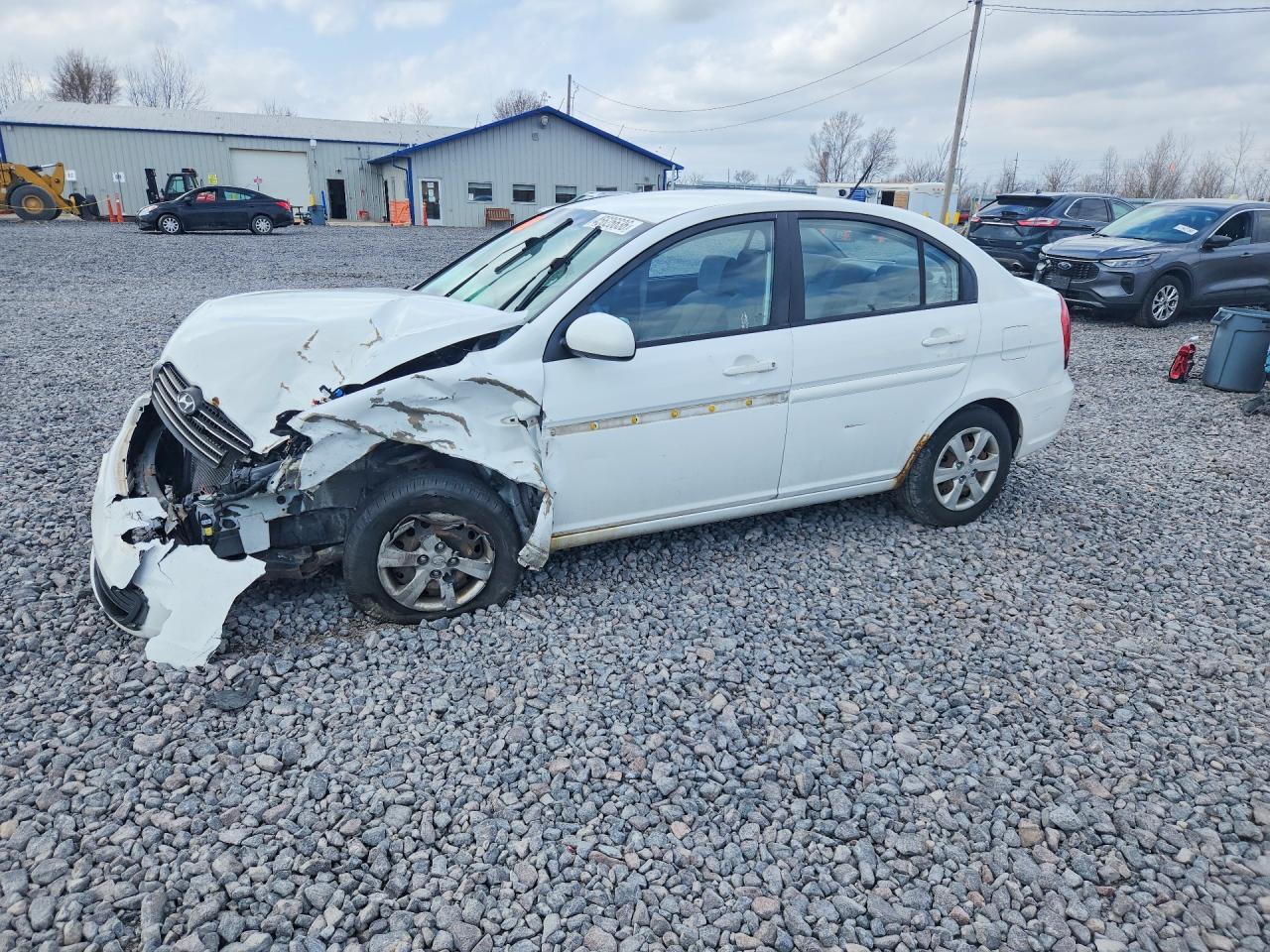 Salvage Hyundai ACCENT Image