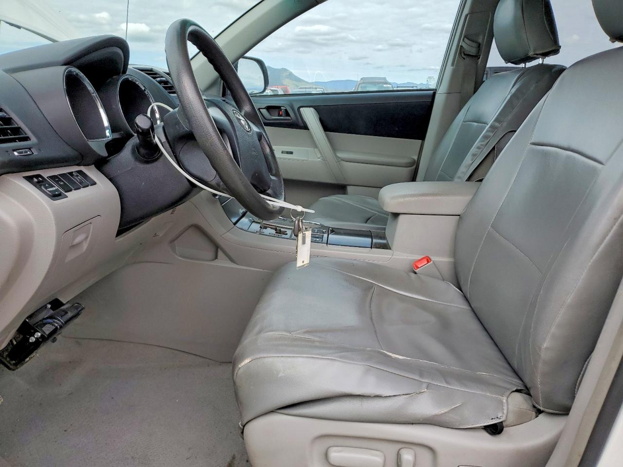 Toyota Highlander Base
