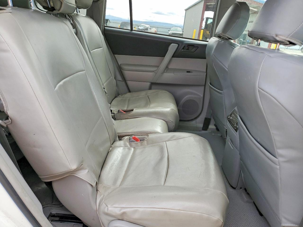 Toyota Highlander Base