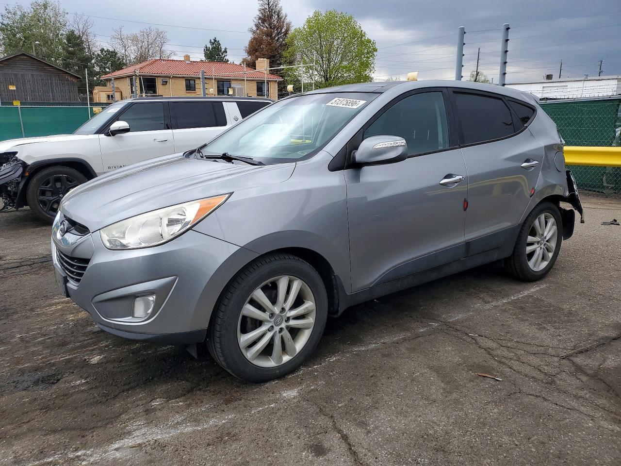 Salvage Hyundai TUCSON Image