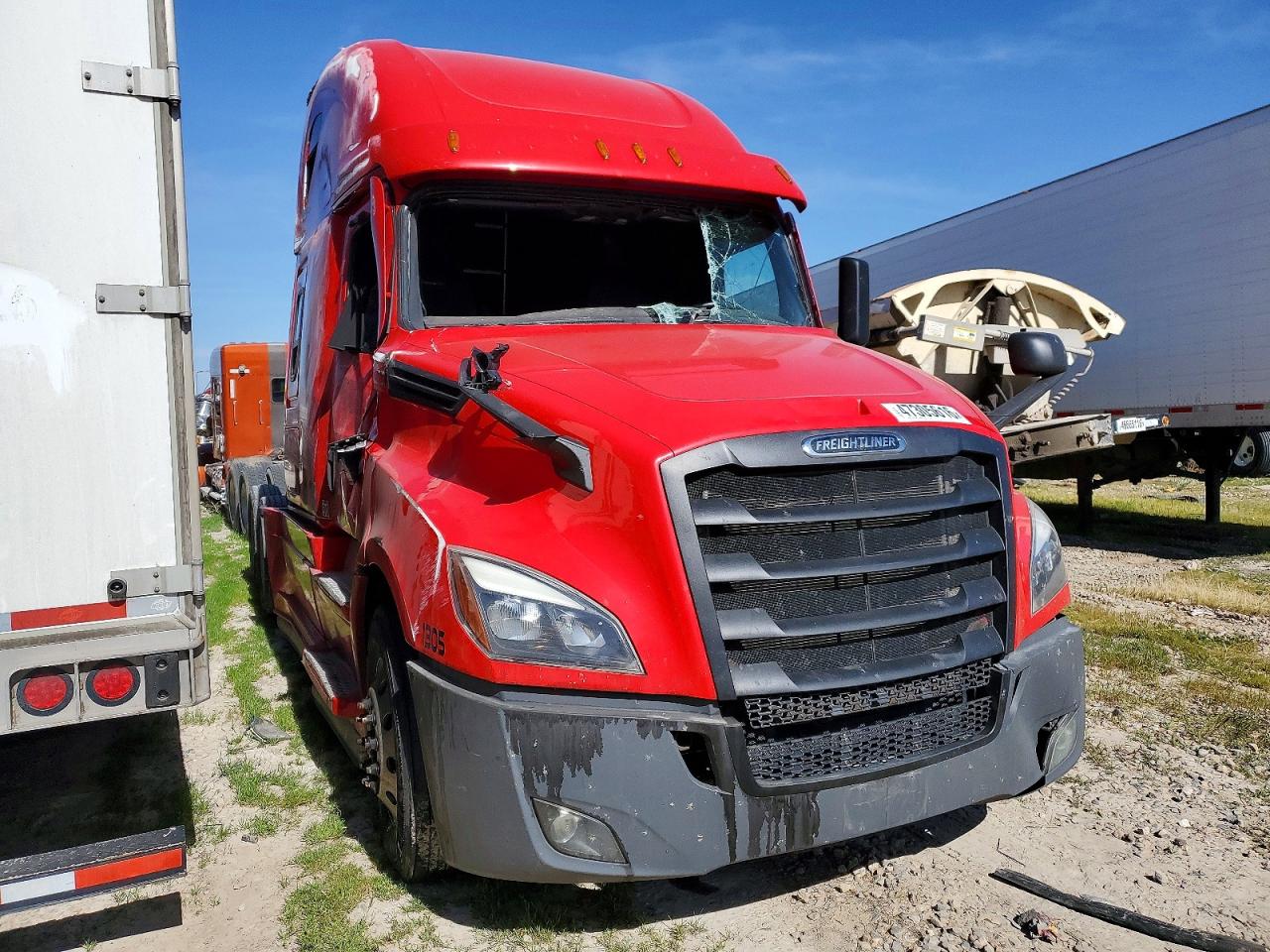 Salvage Freigliner Cascadia 126 Image