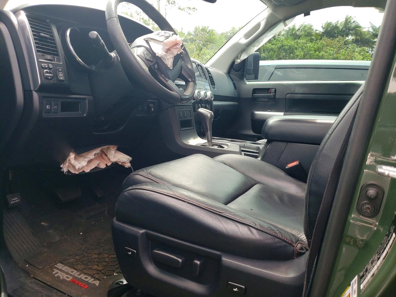 Toyota Sequoia Sr5