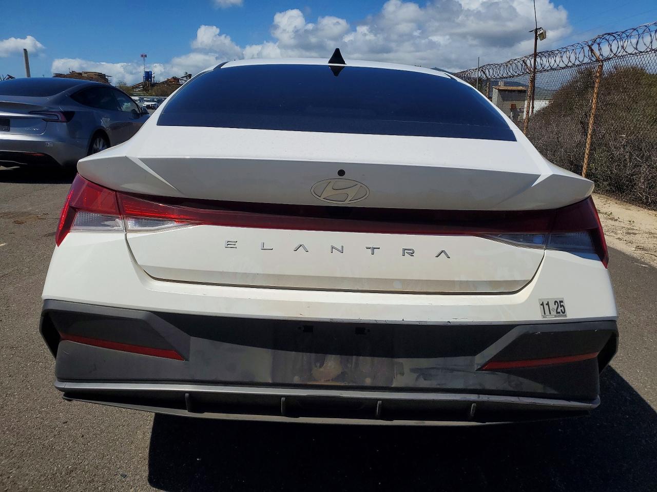 Hyundai ELANTRA Sel