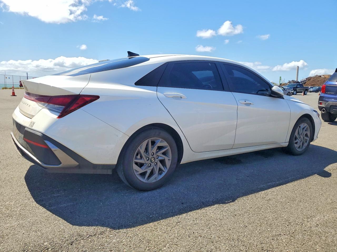 Hyundai ELANTRA Sel