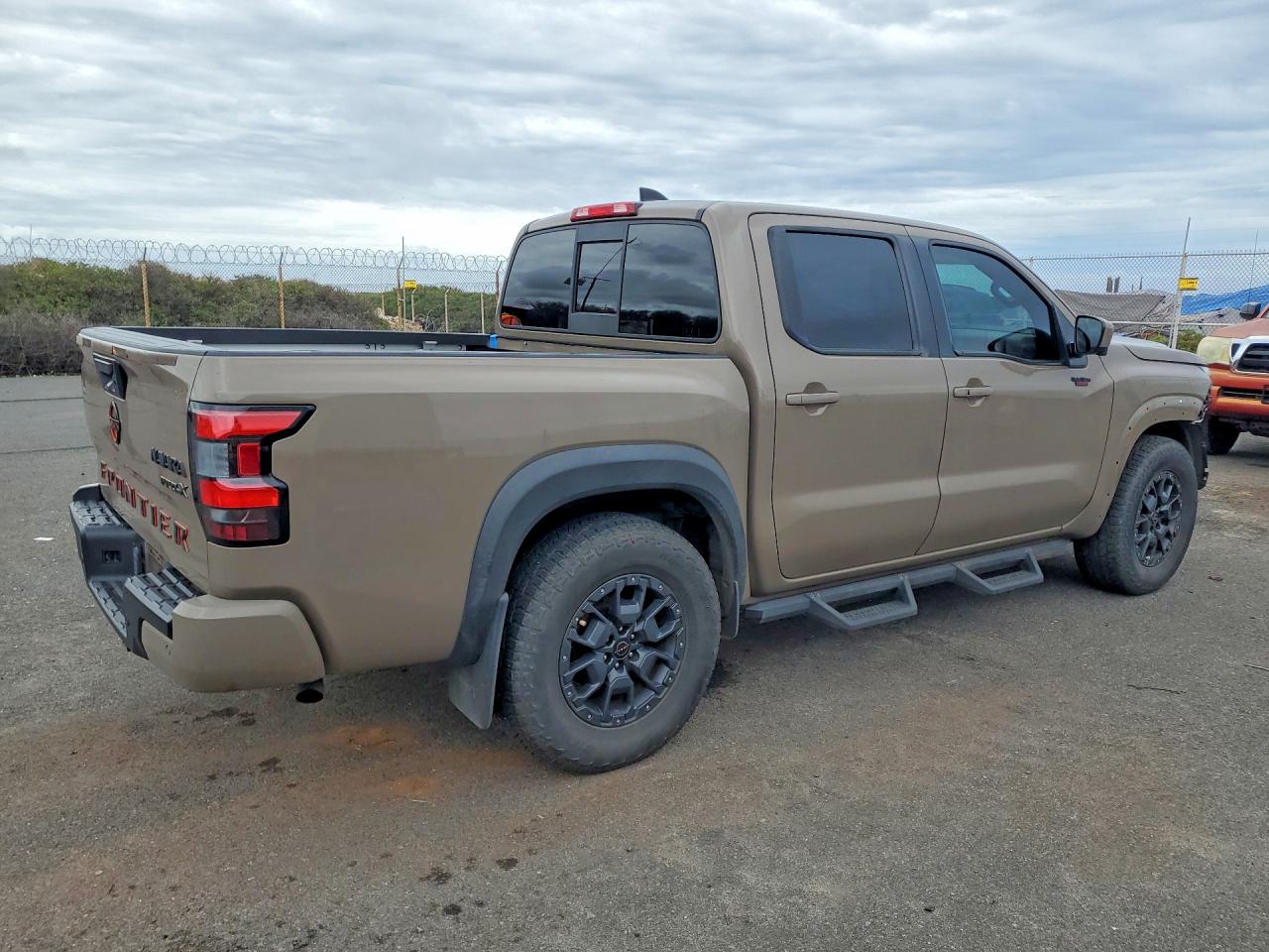 Nissan Frontier Pro-x