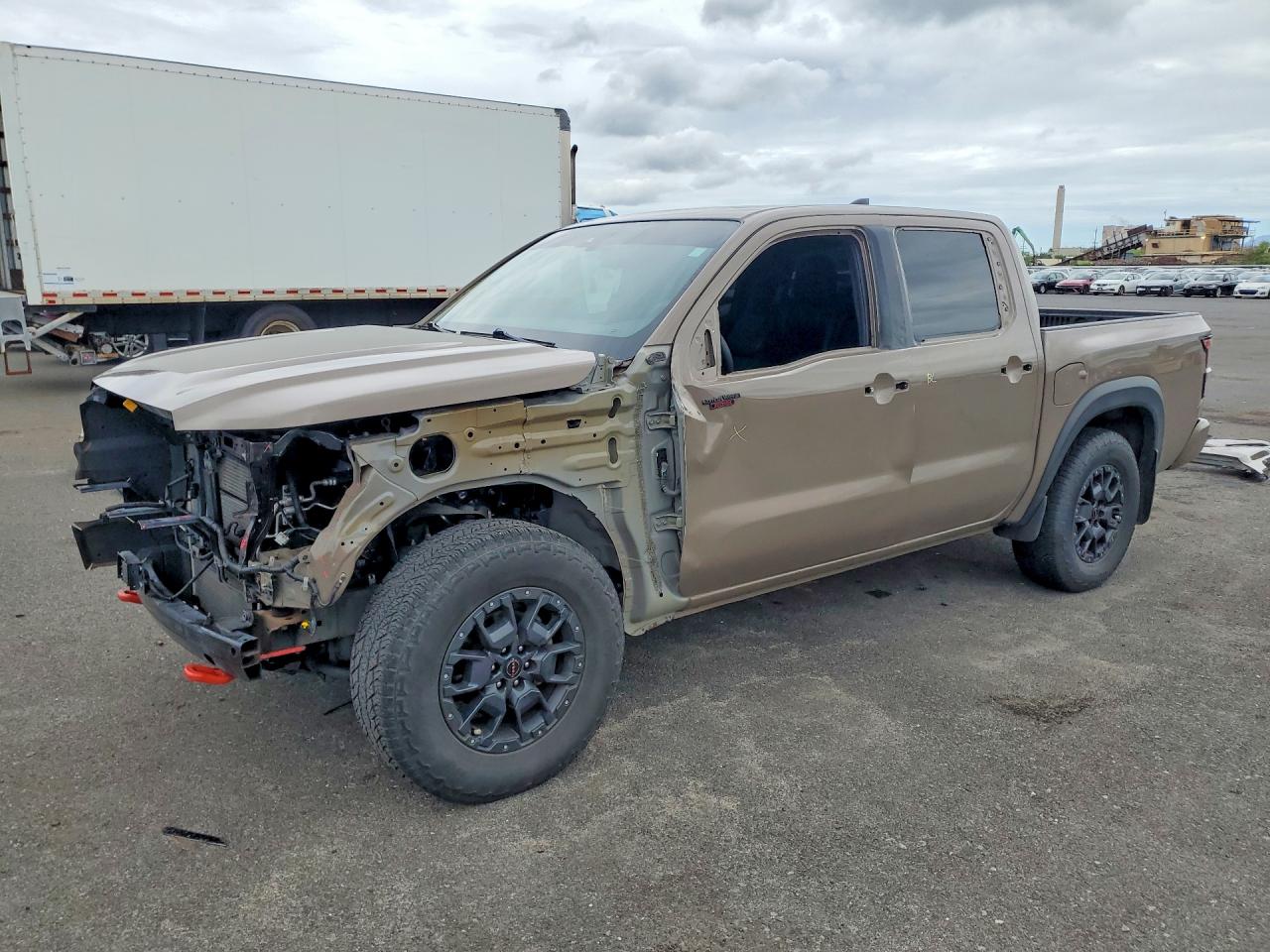Salvage Nissan Frontier Image