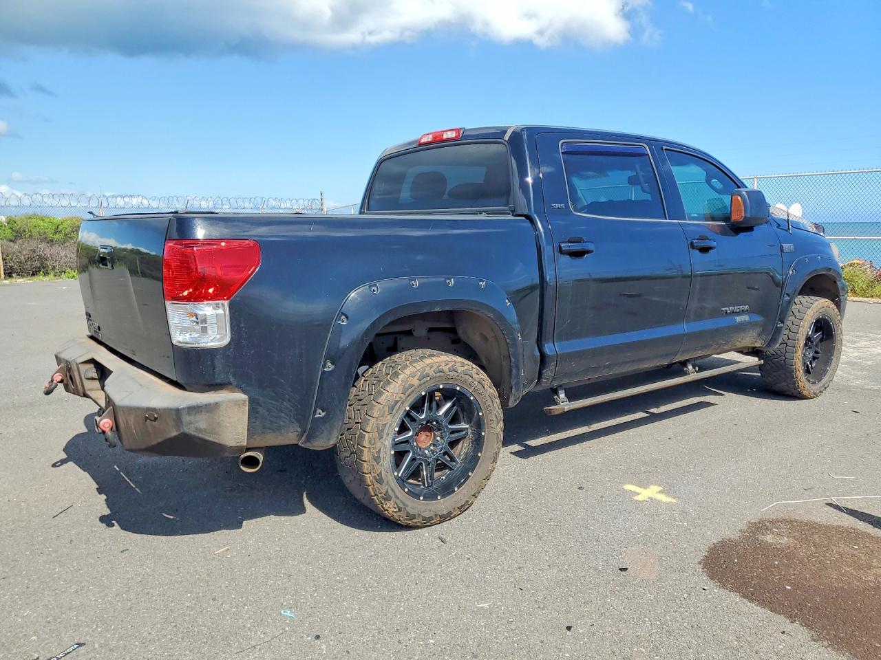 Toyota Tundra Crewmax Sr5
