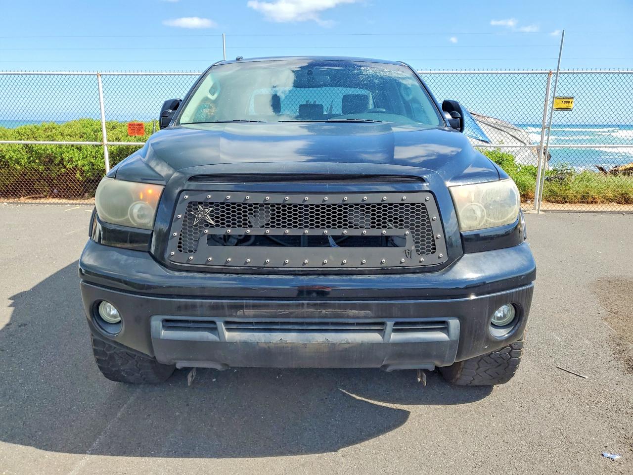 Toyota Tundra Crewmax Sr5