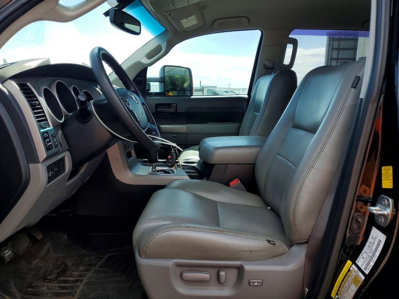 Toyota Tundra Crewmax Sr5