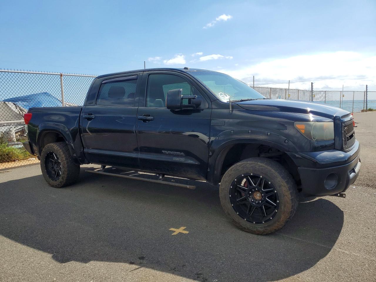 Toyota Tundra Crewmax Sr5