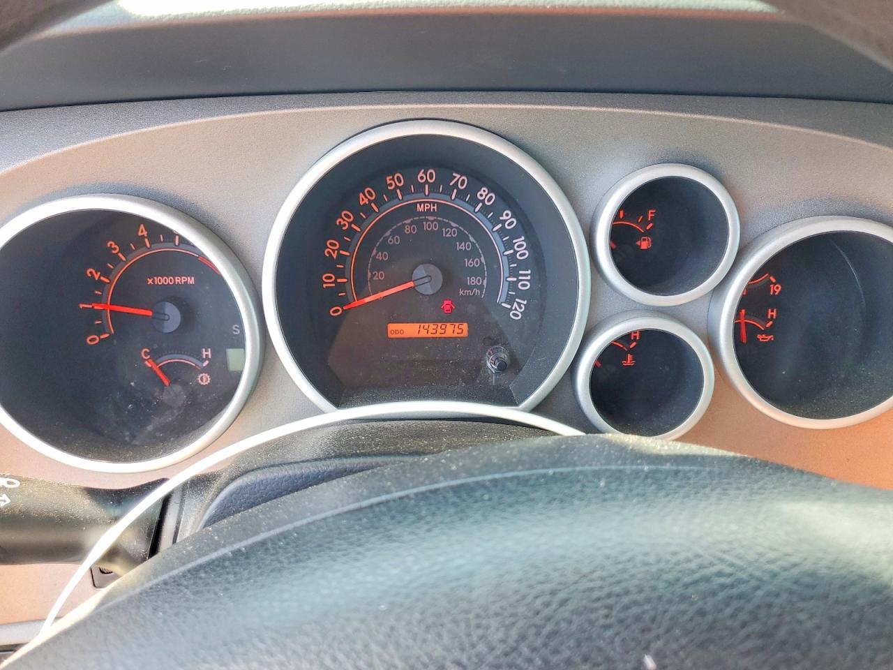 Toyota Tundra Crewmax Sr5