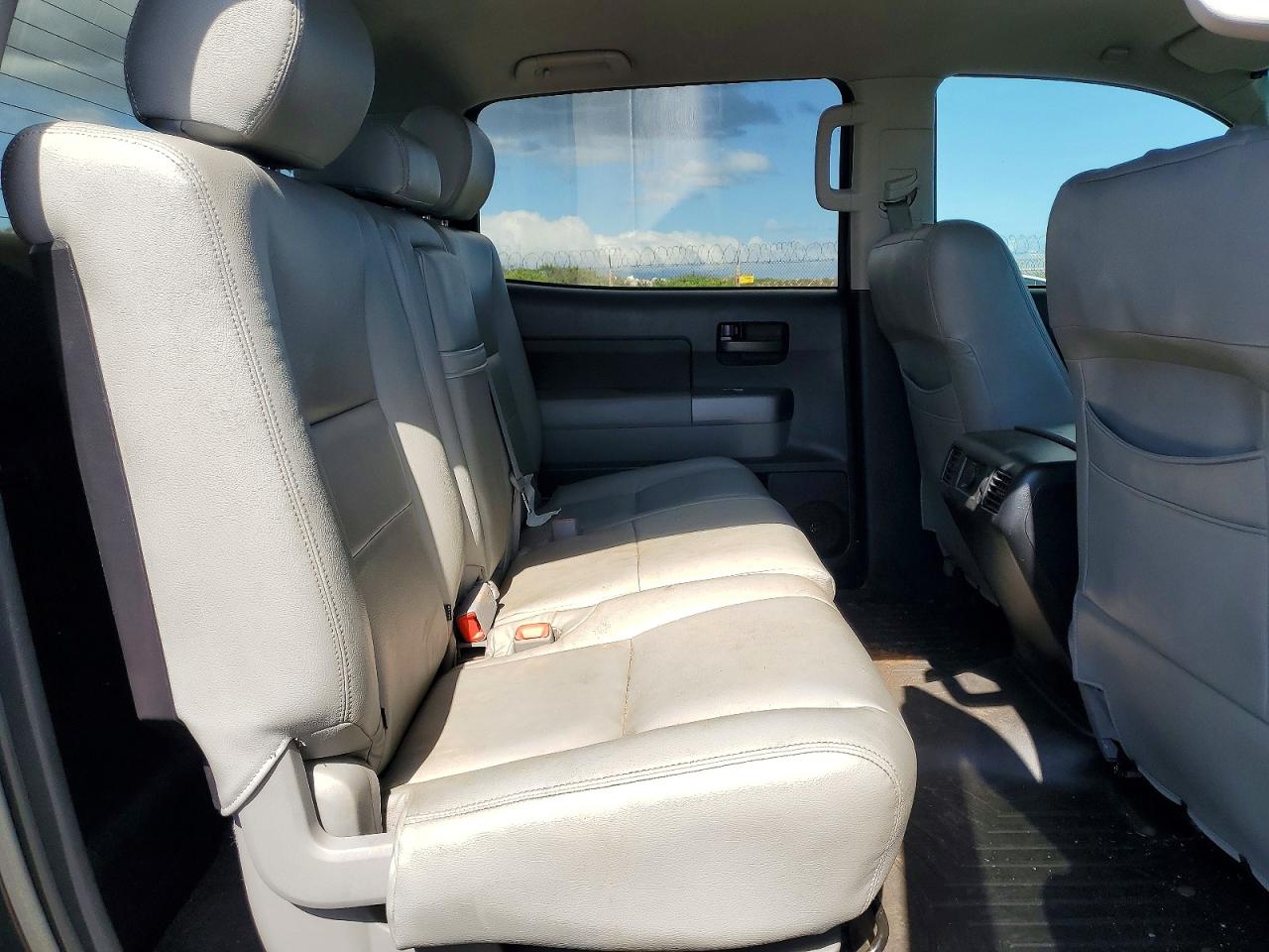 Toyota Tundra Crewmax Sr5