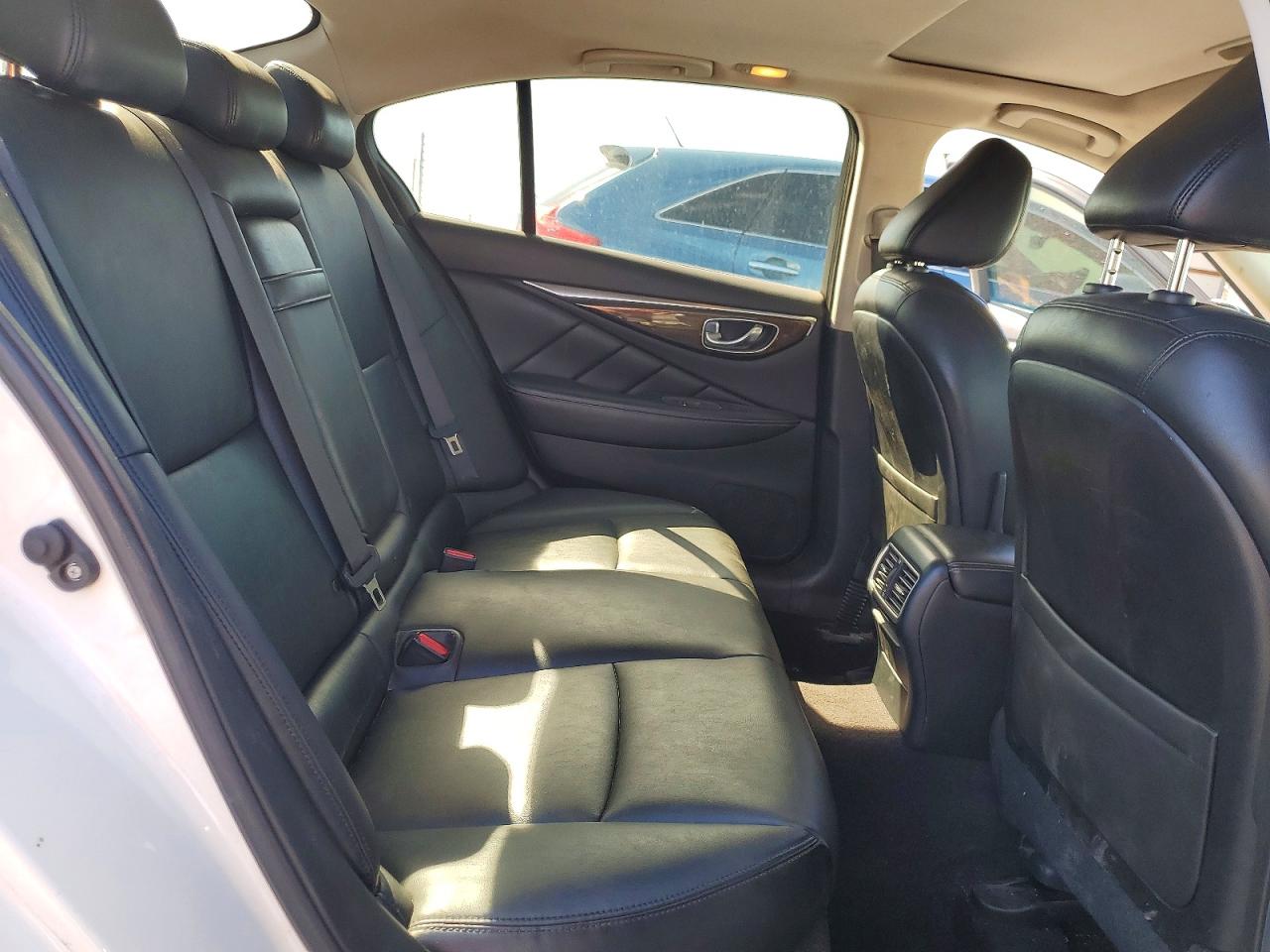 INFINITI Q50 Luxe