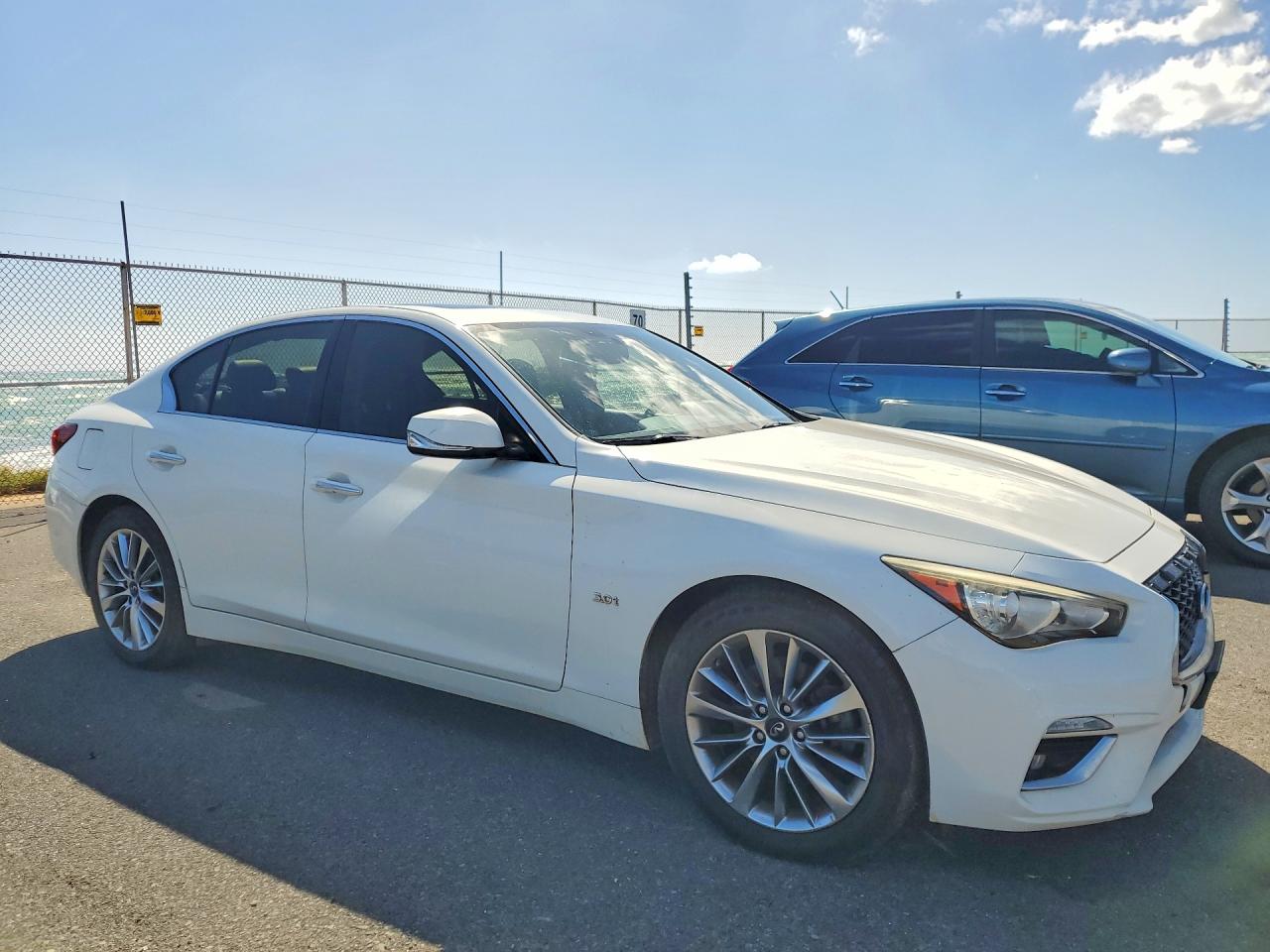 INFINITI Q50 Luxe