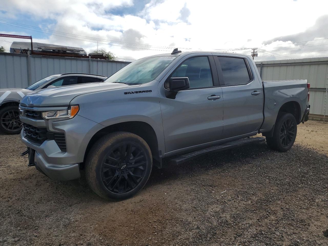 Salvage Chevrolet Silverado Image