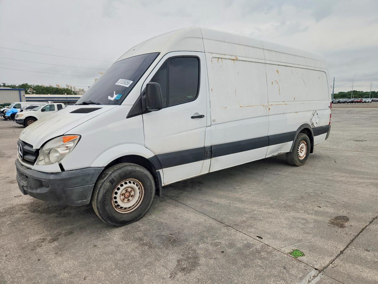 Salvage Mercedes-Benz Sprinter Image