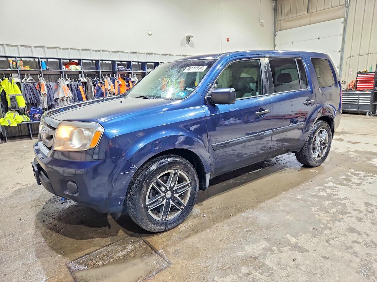 Salvage Honda Pilot Image