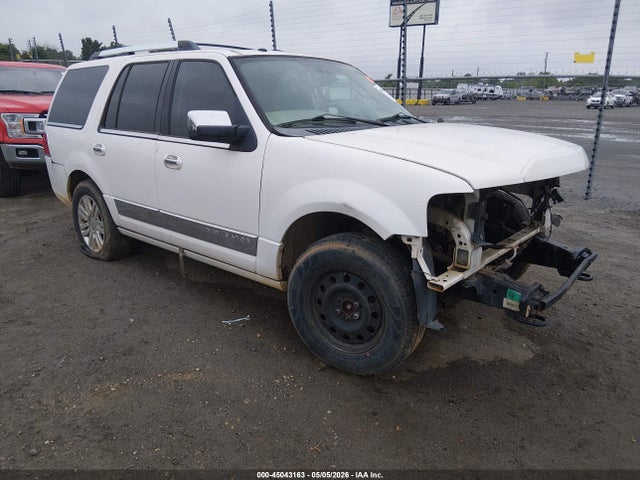 Salvage Lincoln Navigator Image