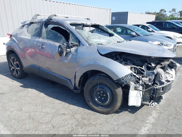 Salvage Toyota C-HR Image