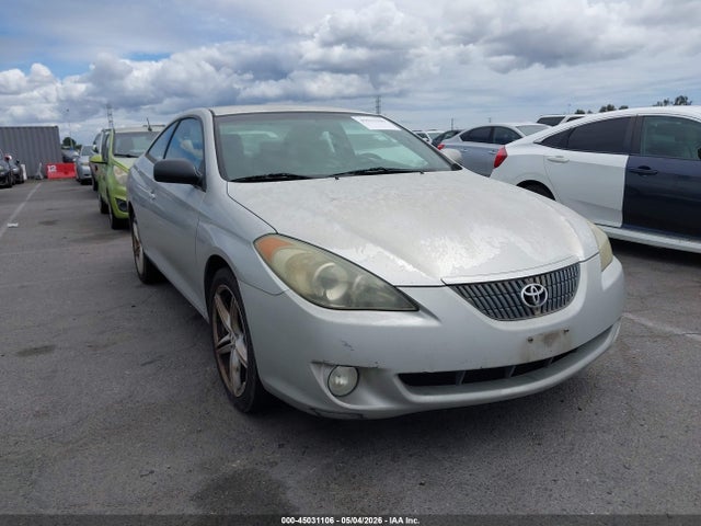 Salvage Toyota Camry Image