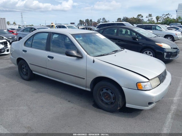 Salvage Nissan Sentra Image