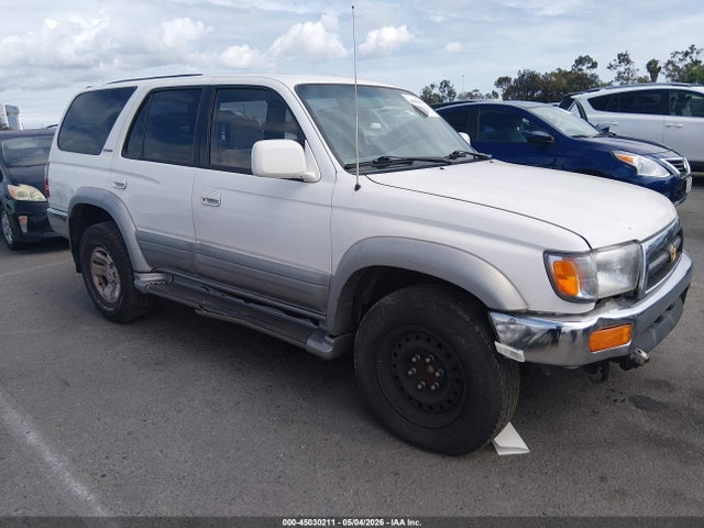 Salvage Toyota 4Runner Image
