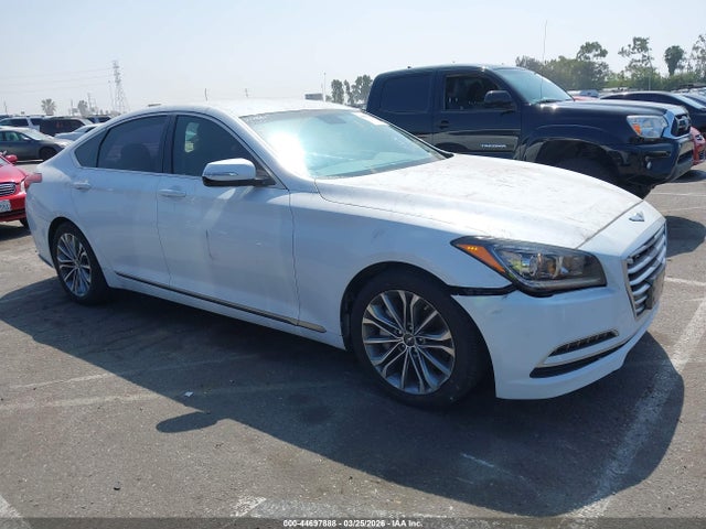 Salvage Hyundai Genesis Image