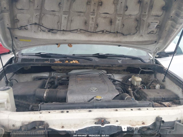 Toyota Sequoia Sr5 5.7l V8