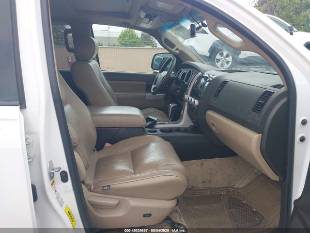 Toyota Sequoia Sr5 5.7l V8