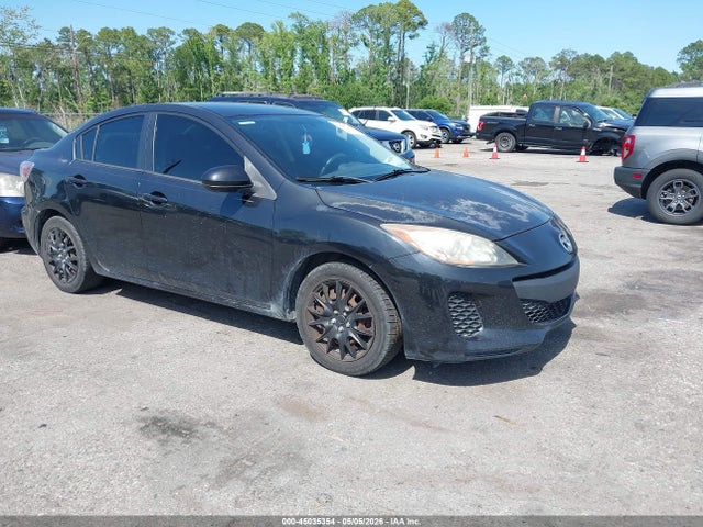 Salvage Mazda Mazda3 Image