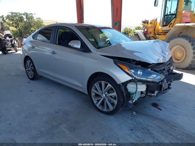 Salvage Hyundai ACCENT Image