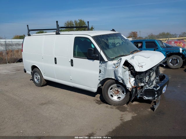 Salvage GMC Savana Image