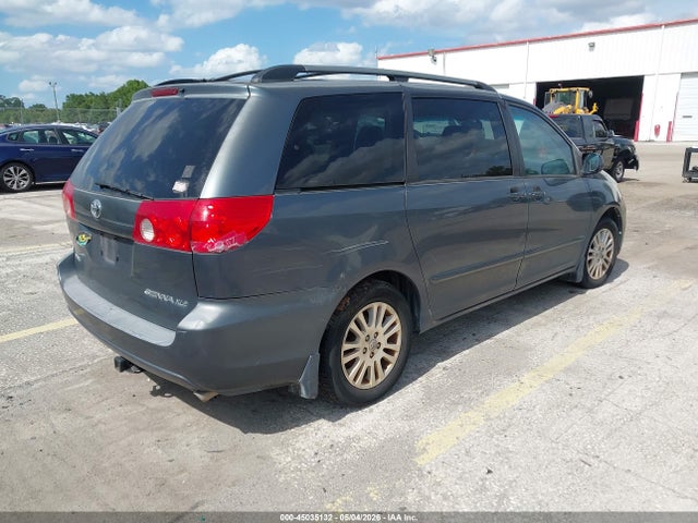 Toyota Sienna Xle
