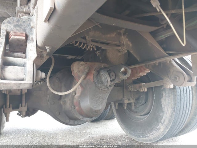 Freightliner Conventional Fld120