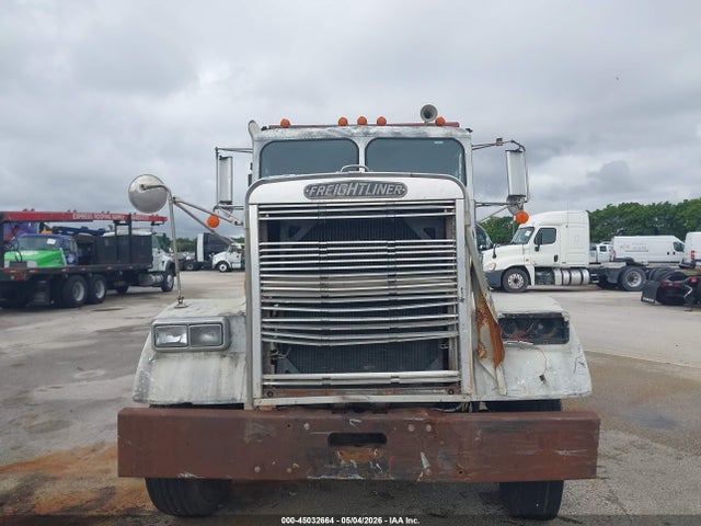 Freightliner Conventional Fld120