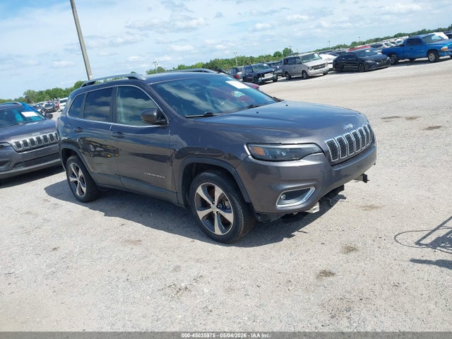Salvage Jeep Cherokee Image