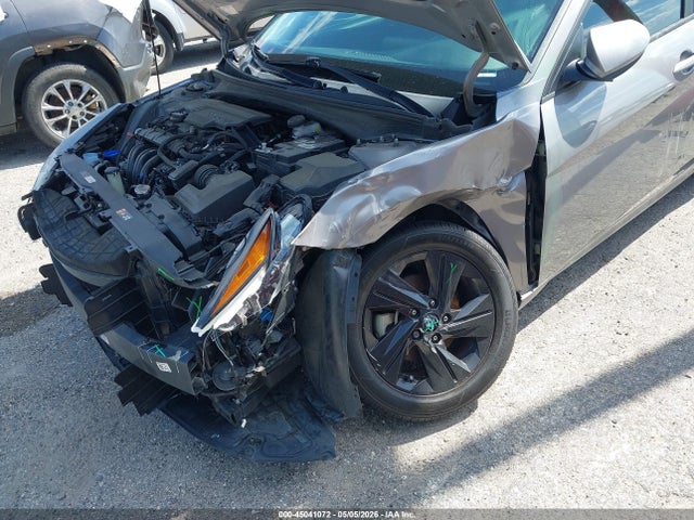 Hyundai ELANTRA Sel